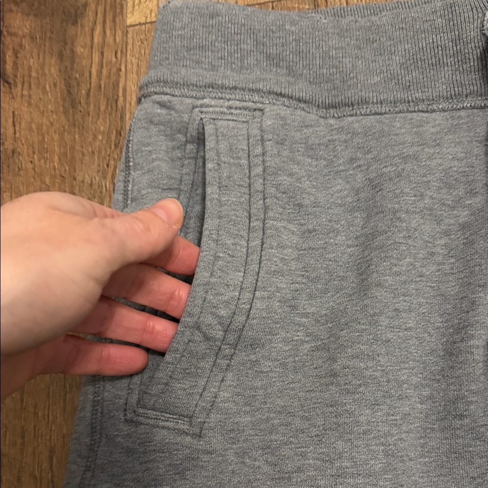 Hollister men’s  Heather Gray Joggers - Picture 3 of 10